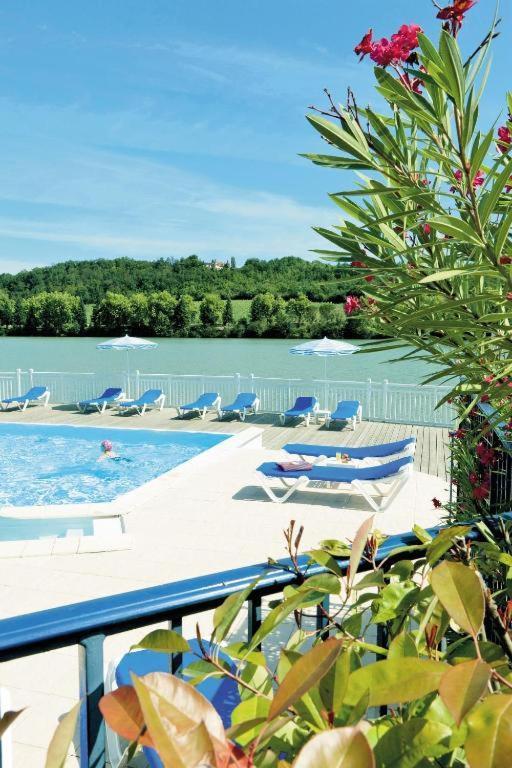 Résidence Pierre&Vacances Le Hameau du Lac Marciac Exterior foto